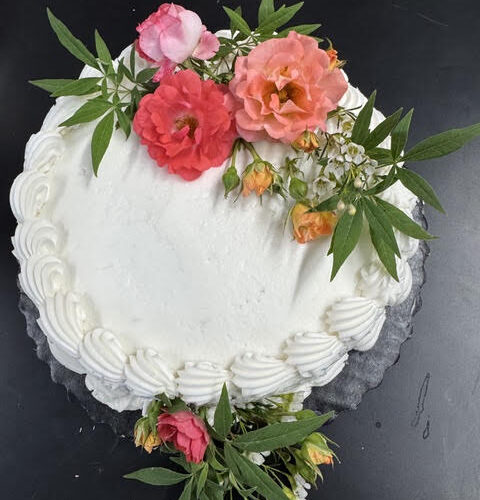 Botanical Cake Decorating<br>with Elizabeth Hazard (F26)